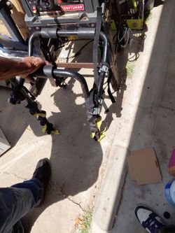 Trunk bicycle carrier