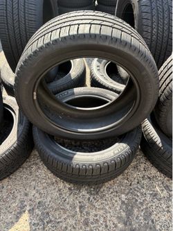 2 llantas 235/45R18  dela MICHELIN 95% vida por $140