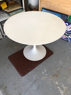White -Vintage-Mid century- Table and chairs