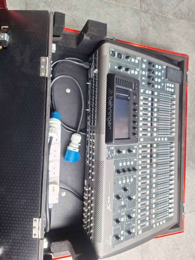 BEHRINGER-X32
