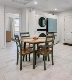 Round Dining Table with 4 Chairs