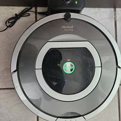 Roomba IRobot-Needs battery