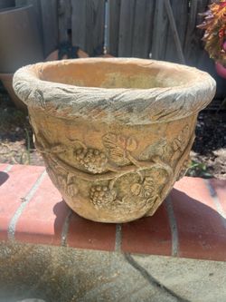 Vintage Beautiful Cost Stone Garden Planter11”Hx13”