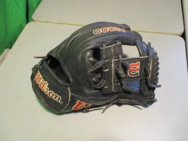 Used Wilson 1786 11.5” A2000 Baseball Glove ( Read Description )