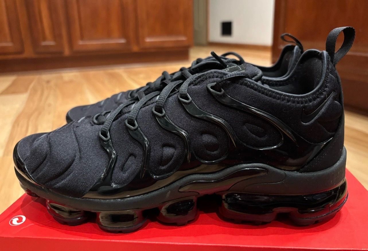 Brand new Nike vapormax size 10.5