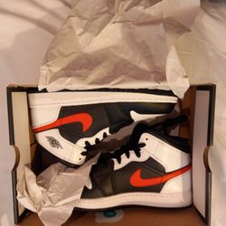 Air Jordan 1 Mid Black Chile Red White Size 7y