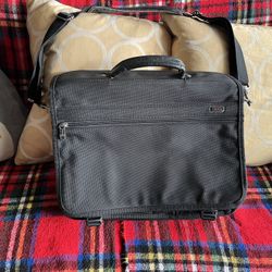 Tumi Expandable Padded Laptop Briefcase Black Shoulder Bag (Pick up🛒 In Bellevue) *Check out my Other Posts 🎁