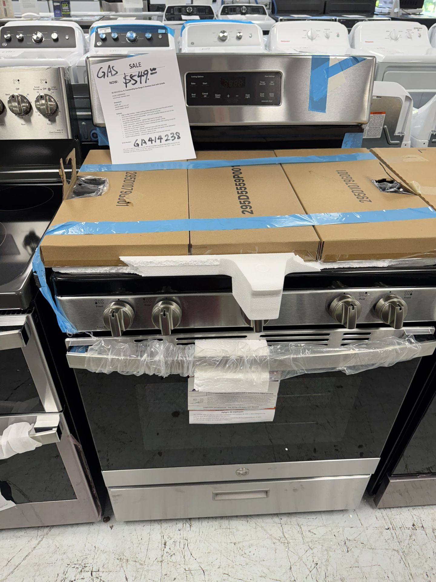 GE 30 Inches Freestanding Gas Range With Griddle