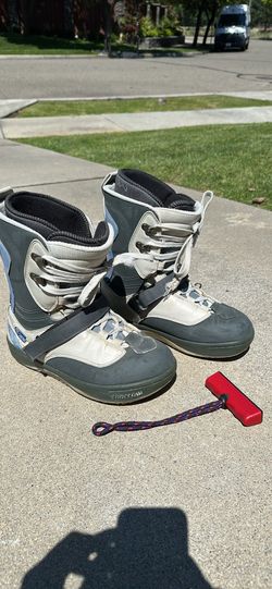 Morrow Snowboard Boots Woman’s Size 9