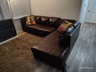 Sectional couch 2 pieces