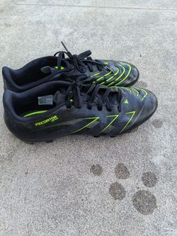Soccer cleats Adidas predators size kids 8.5