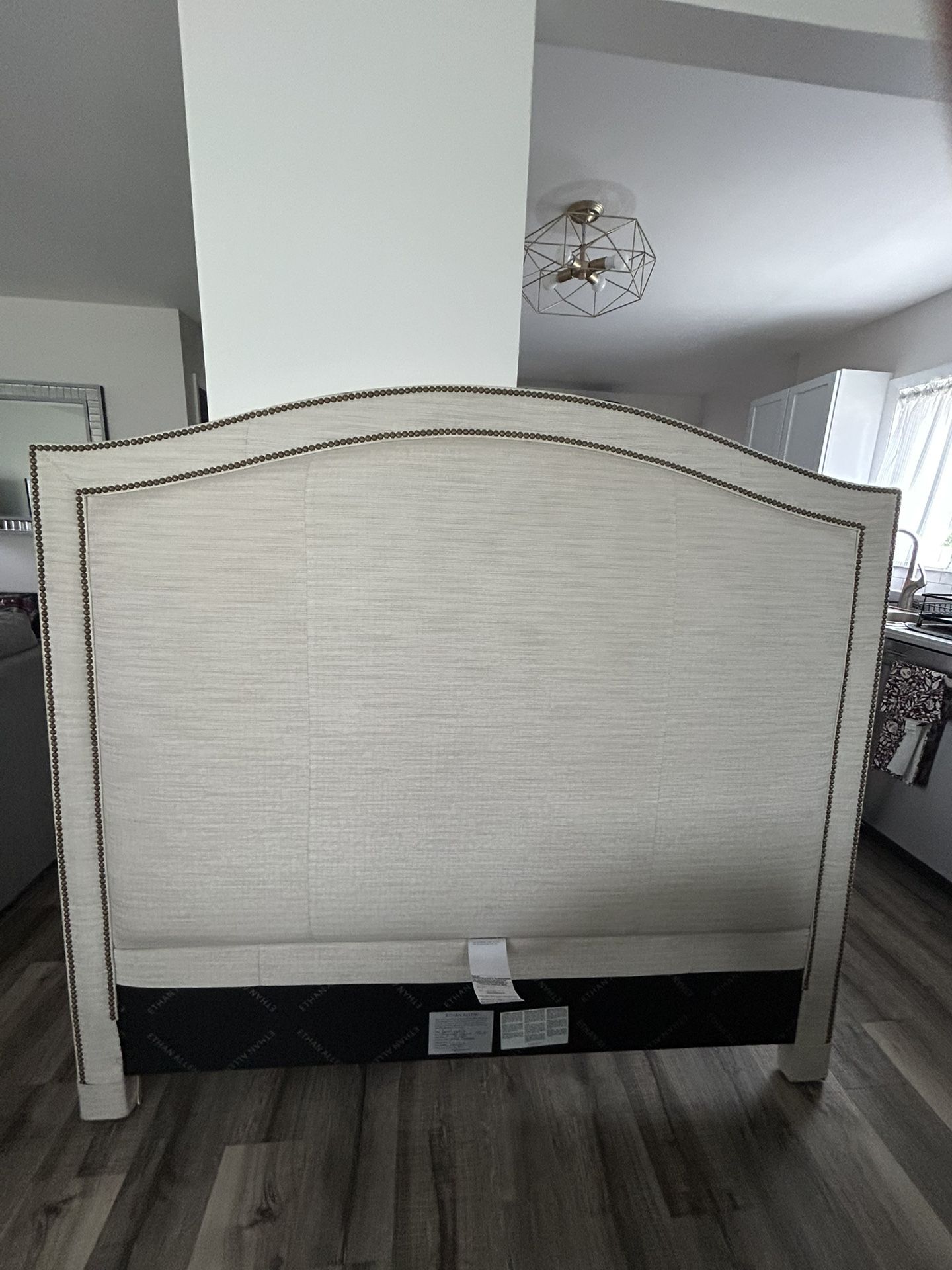 Ethan Allen Isabel Custom Headboard – Queen - Excellent Condition. Make Me An Offer!