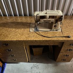 Singer 401A Sewing Machine 