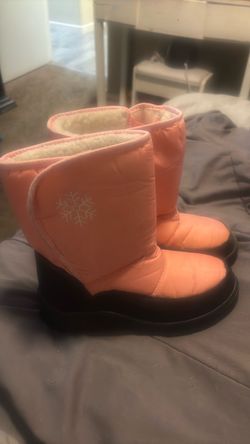 Snow boots