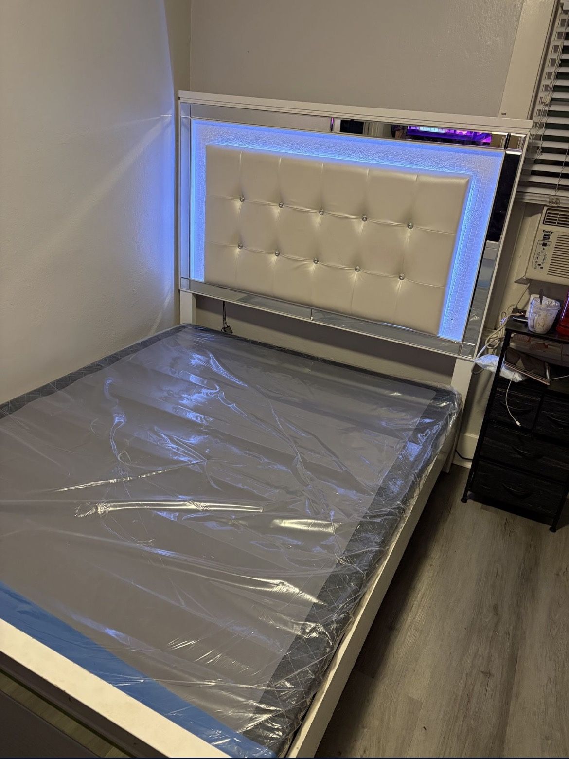 ELEGANT QUEEN BED FRAME