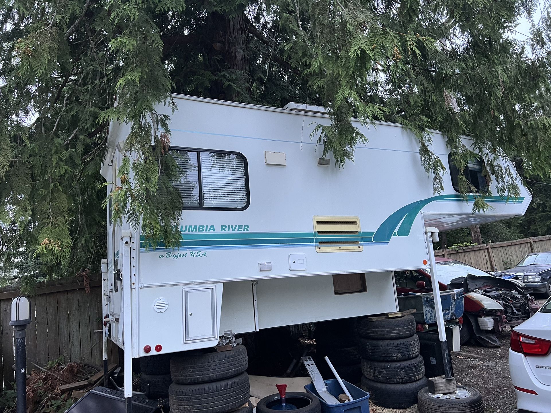 Camper Columbia River