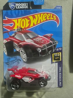 2020 Hot Wheels HW Screen Time 8/10 die-cast collectible featuring the red and white Octane battle-car from the video game Rocket League