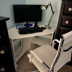Corner Desk And Chair