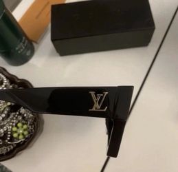 Louis vuitton side logo Sunglasses Black LV New w/ Box