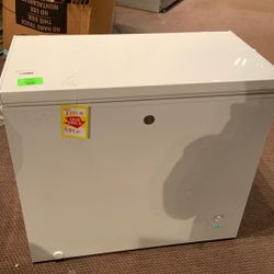 GE CHEST FREEZER today FCM7SKWW 🌟