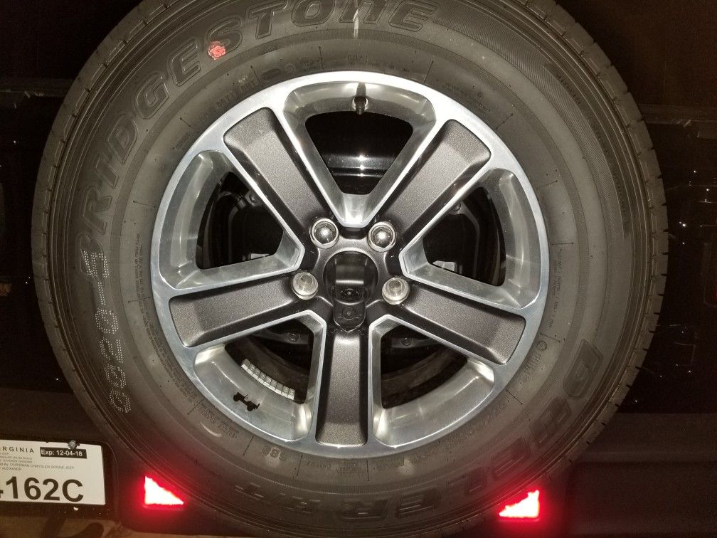 5 BRAND NEW Bridgestone Dueler Tires (came off of Jeep Wrangler Sahara)