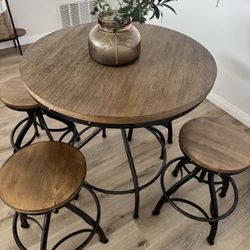 Dining Table With 4 Bar Stools