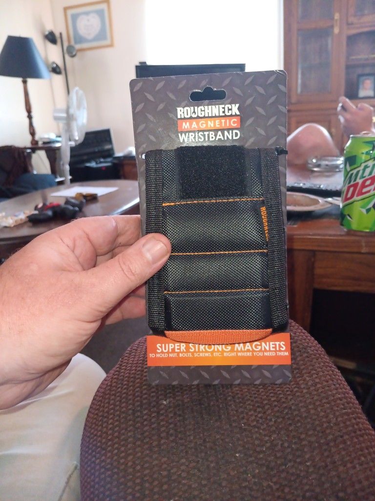 Roughness Magnetic Wristban