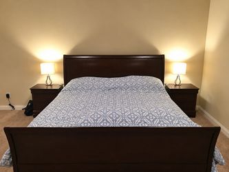 Cal King wood Bed with Spring Box