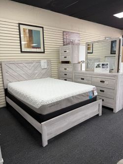 Complete Bedroom Set - King/Queen - Cash and Finance