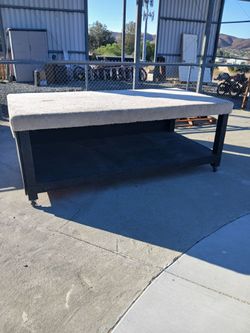 Sturdy Work Bench With Casters