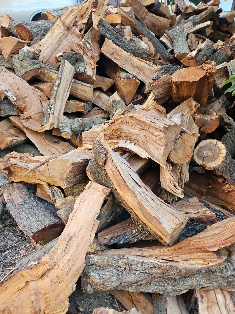 O, The BEST DRY Seasoned 1 year+ Firewood, From our family to your family. $6 for 14.5 Liter. Bins for $19.95 You can get any amount you want Pickups