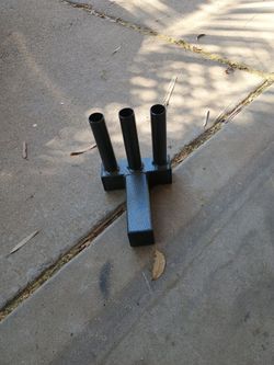 Hitch flag pole holder