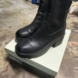 Size 9.5 Women’s Boots 