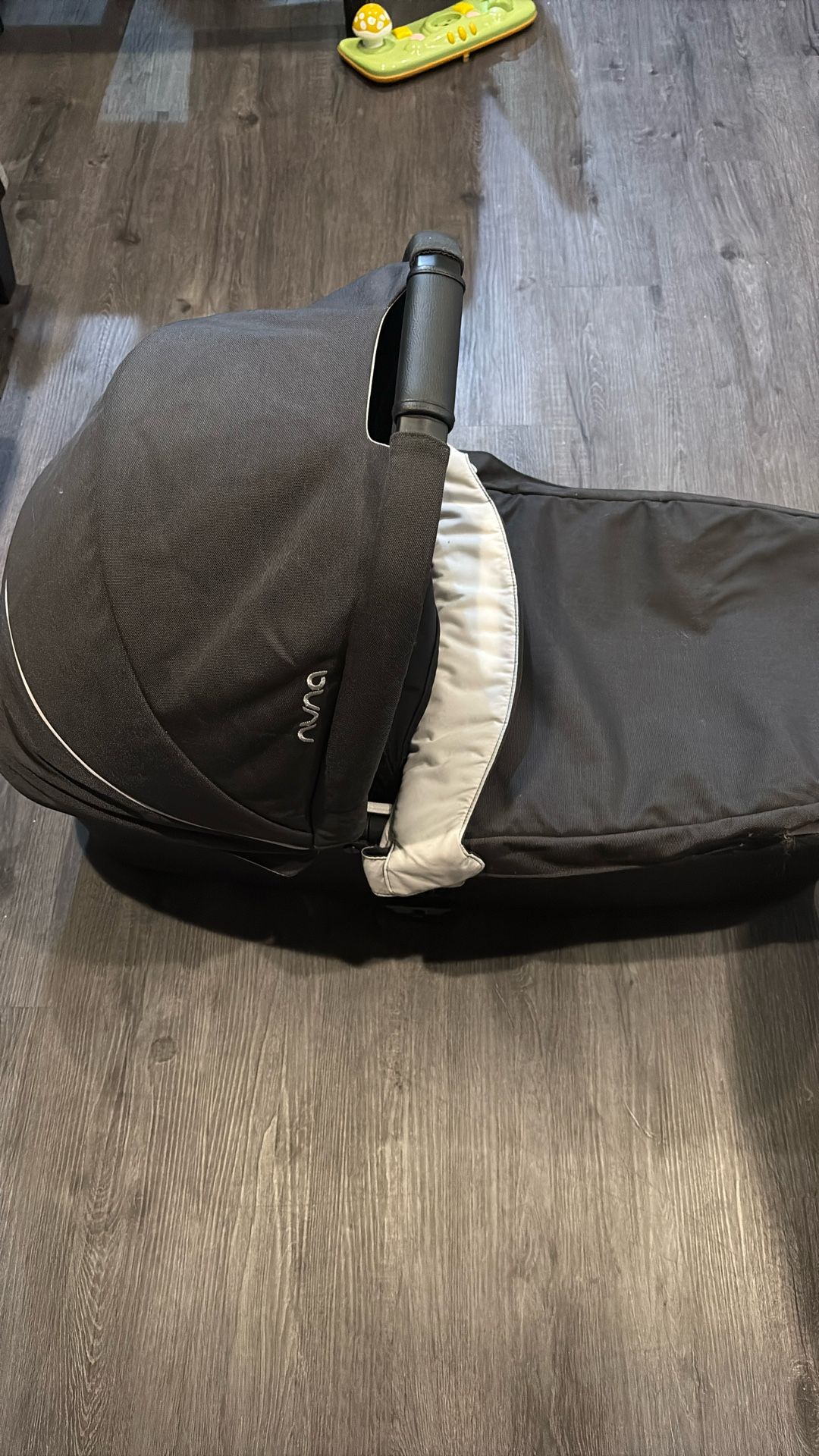 Nuna Bassinet