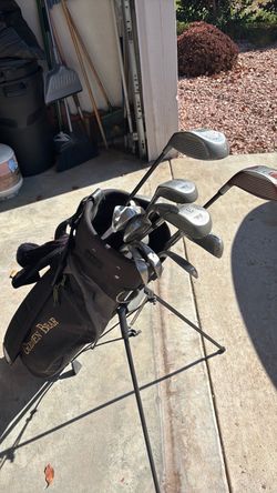 Golden Bear Golf Bag with Clubs Set