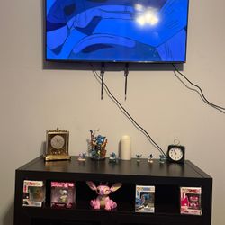Tv Stand / Tv Entertainment Center 