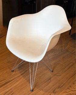 Set of 6 White Eames-Style Dining Chairs