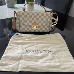 Stylish Checkered Handbag – Brand New with Dust Bag