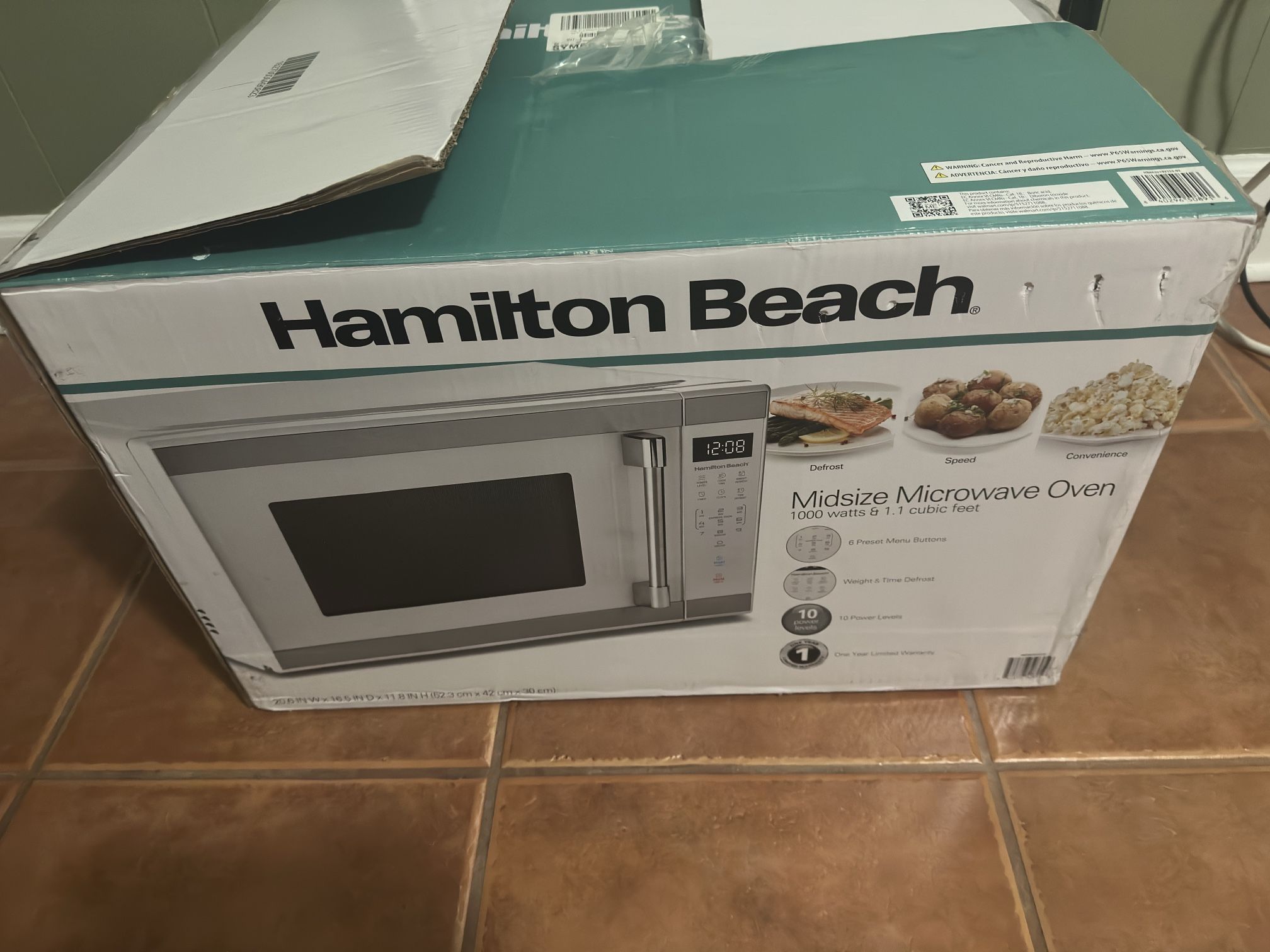 Hamilton Beach 1000W Microwave – BRAND NEW IN BOX