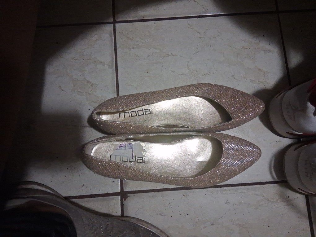 Moda Flats Size 8 Like New