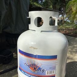30 pound propane bottle Full Of Gas. 