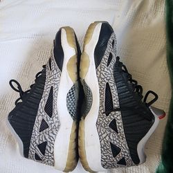 Air Jordan 11 Retro IE Men's 9.5