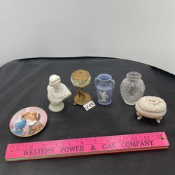 Lot Of Misc VNTG Trinkets 