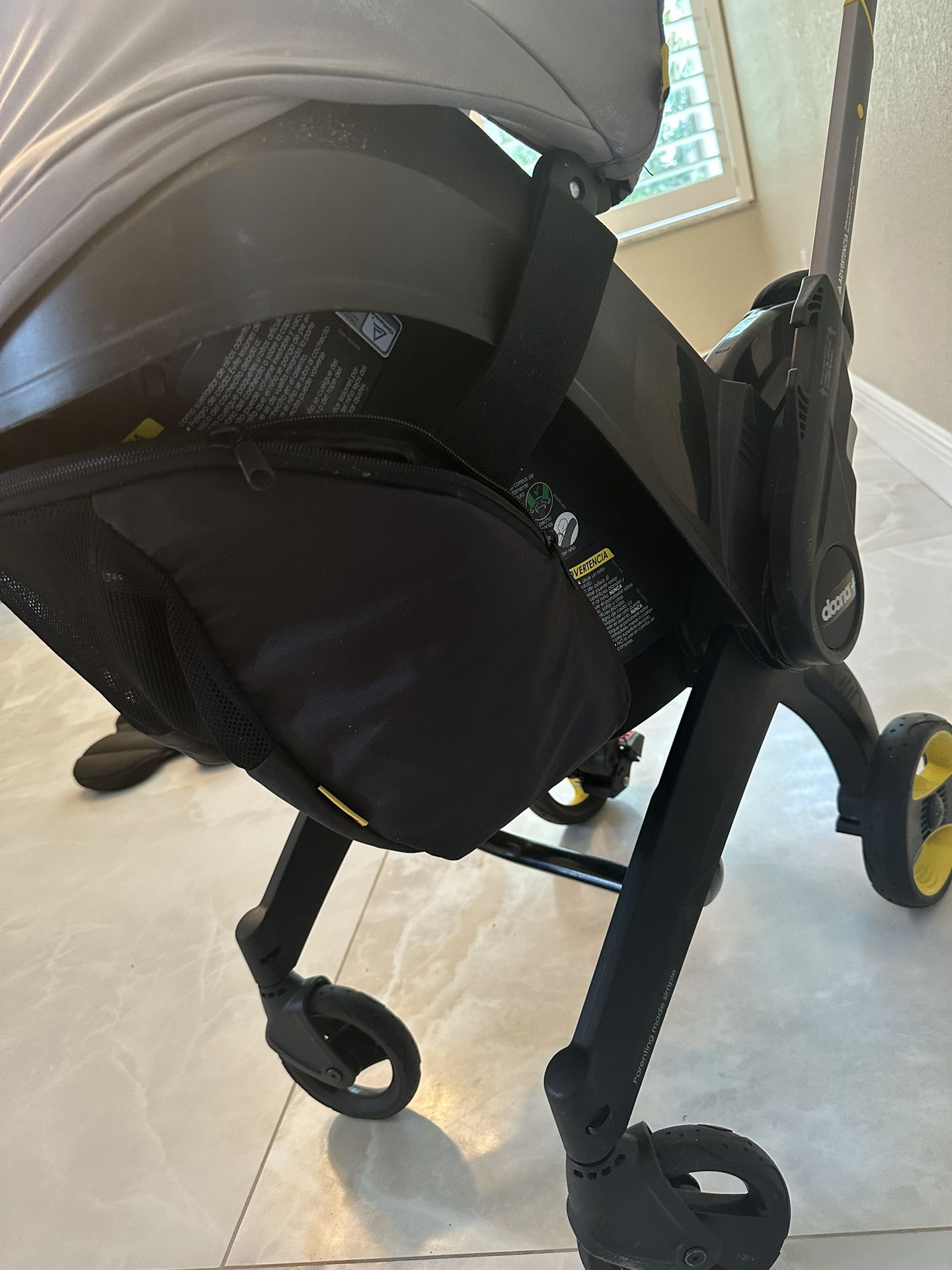 Doona Stroller With Base And Storage Bag 