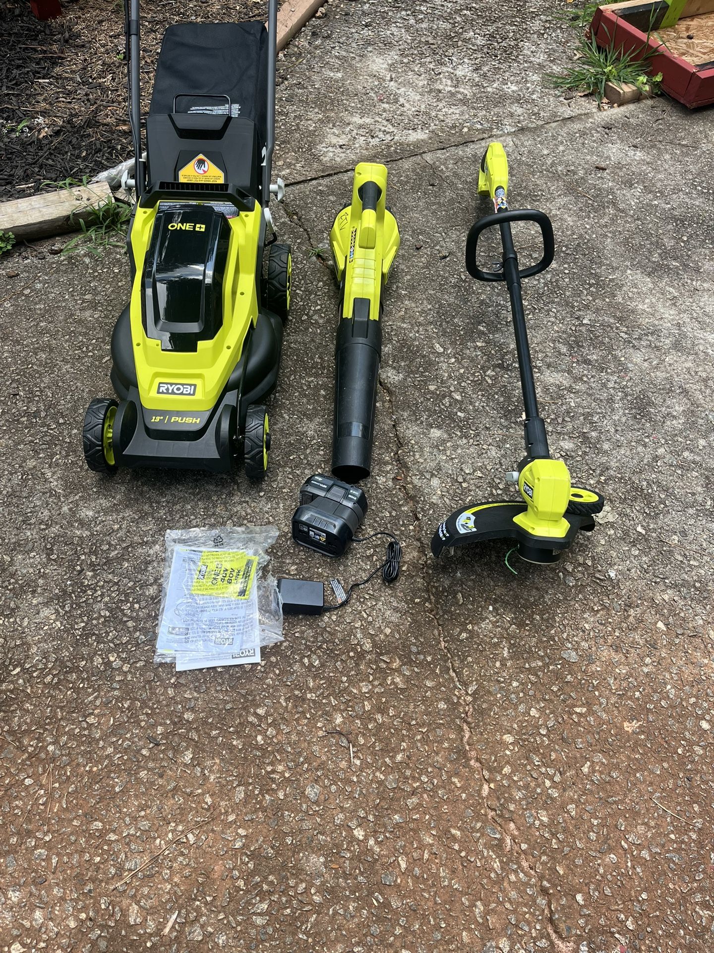 Ryobi 18 V 13 inch mower string trimmer blower battery charger 180