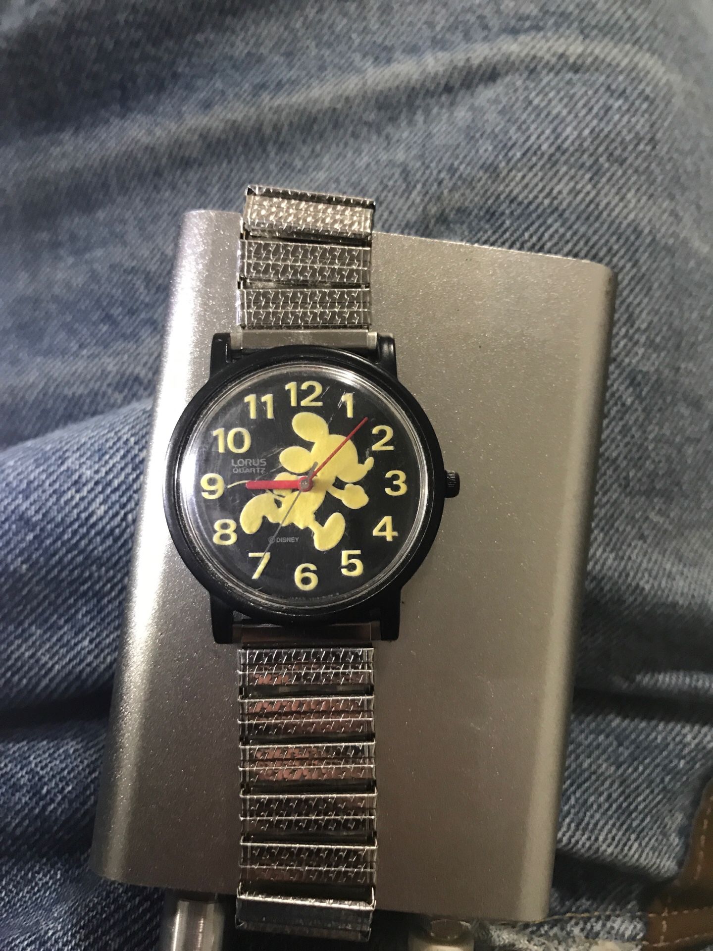 RARE glow in the dark MICKEY MOUSE DISNEY WATCH