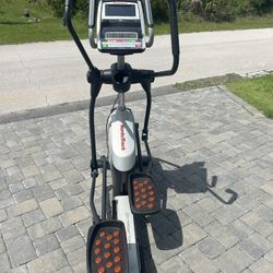 NordicTrack Elite 10.9  Elliptical Machine