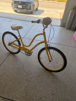 Women’s Electra beach cruiser