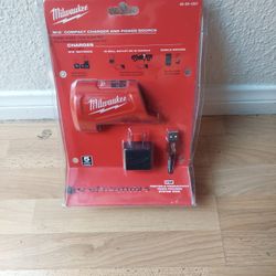 Milwaukee M12 Compact Charger & Power Source