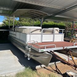 Pontoon Boat 24’